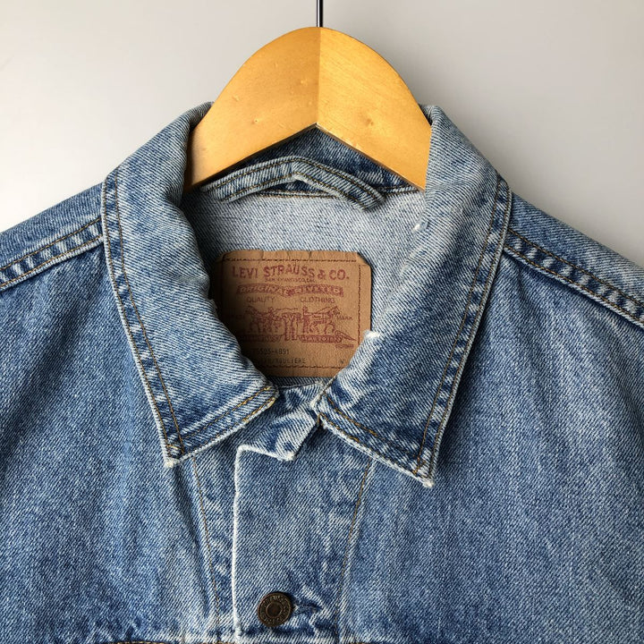 Vintage 1990'S Levi's 75525-4891 denim jacket, made in Canada, size M. cotton Blue type light blue Vintage Second Hand