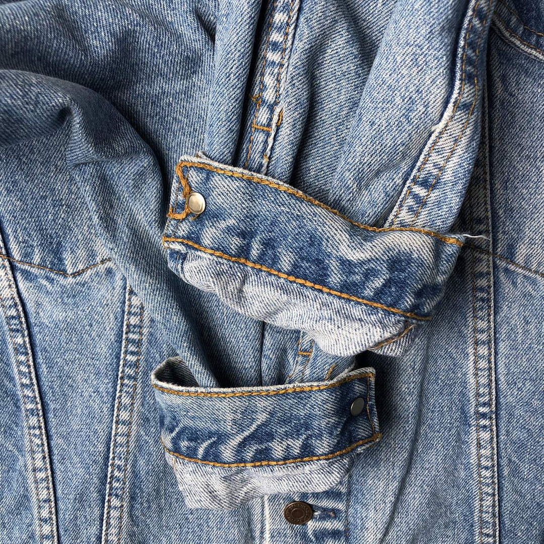 Vintage 1990'S Levi's 75525-4891 denim jacket, made in Canada, size M. cotton Blue type light blue Vintage Second Hand
