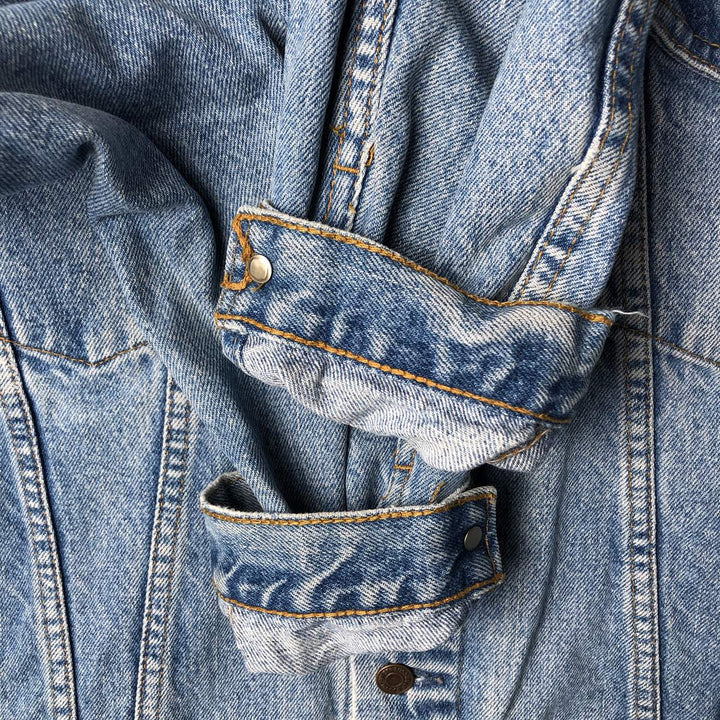 Vintage 1990'S Levi's 75525-4891 denim jacket, made in Canada, size M. cotton Blue type light blue Vintage Second Hand