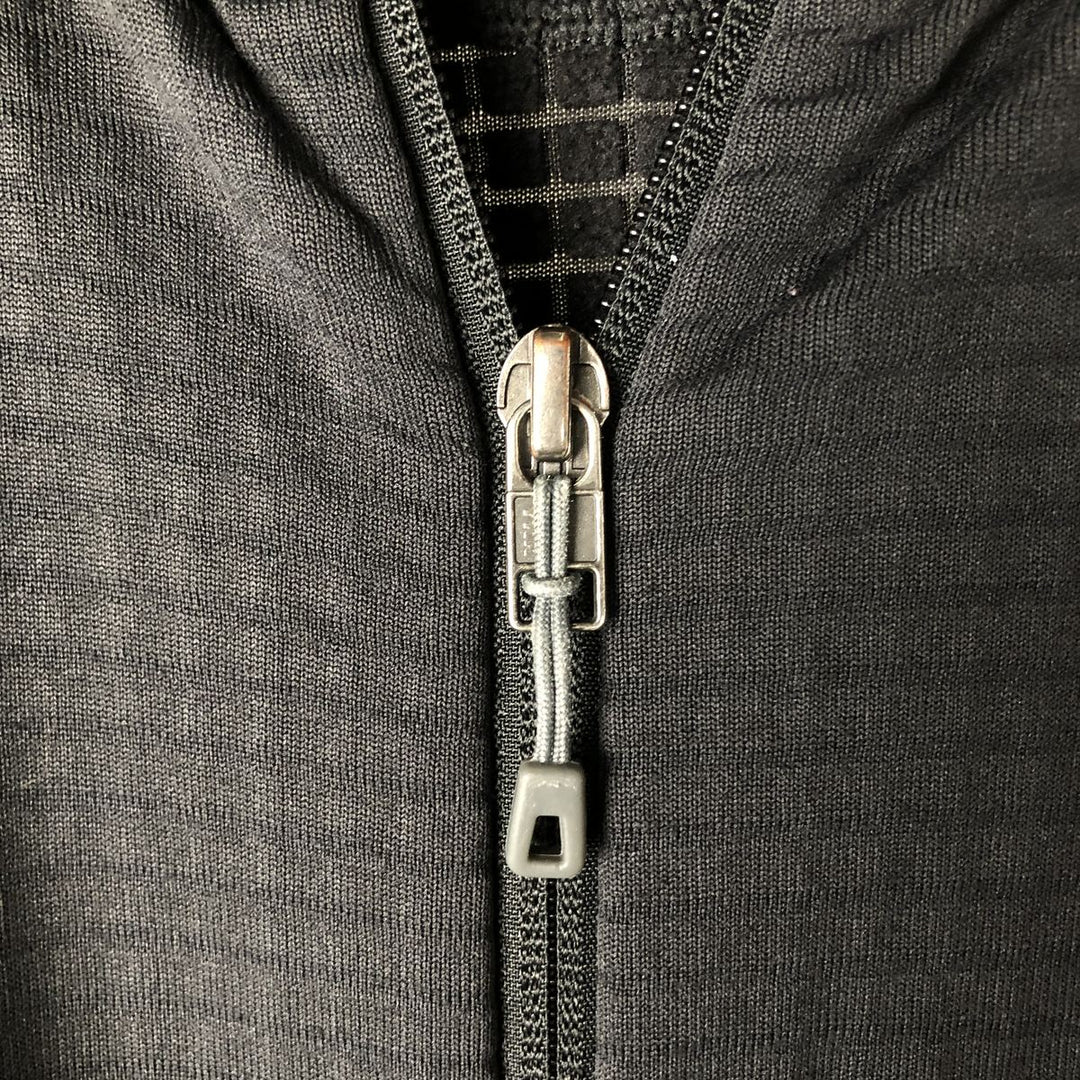 Patagonia R1 Full-Zip Jacket 40128SP18, Men's Medium Softshell Jacket polyester black type Vintage Second Hand
