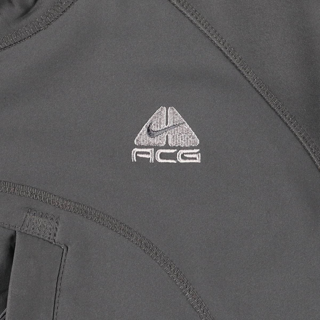 Nike ACG Windbreaker, Men's Size Medium polyester gray type Vintage Second Hand