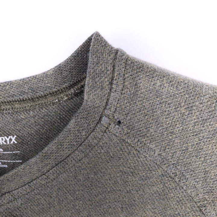 Arc'teryx ARC'TERYX Henley Neck Pique Long Sleeve T-Shirt, Men's Size M cotton Khaki type Vintage Second Hand