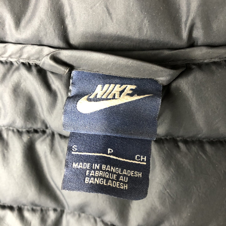 Nike padded down vest, women's size S polyester black type Vintage Second Hand