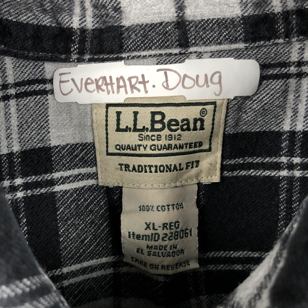 LLBean Traditional Fit Long Sleeve Button-Down Flannel Check Shirt, Men's Size XL cotton gray type Vintage Second Hand