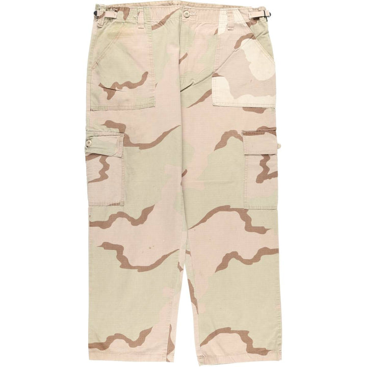 Oversized civilian camouflage pattern 3C desert camo military cargo and combat pants, made in the USA, men's size W41 equivalent cotton Beige type Vintage Second Hand