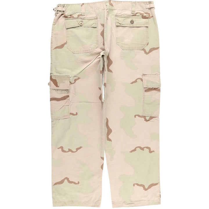 Oversized civilian camouflage pattern 3C desert camo military cargo and combat pants, made in the USA, men's size W41 equivalent cotton Beige type Vintage Second Hand