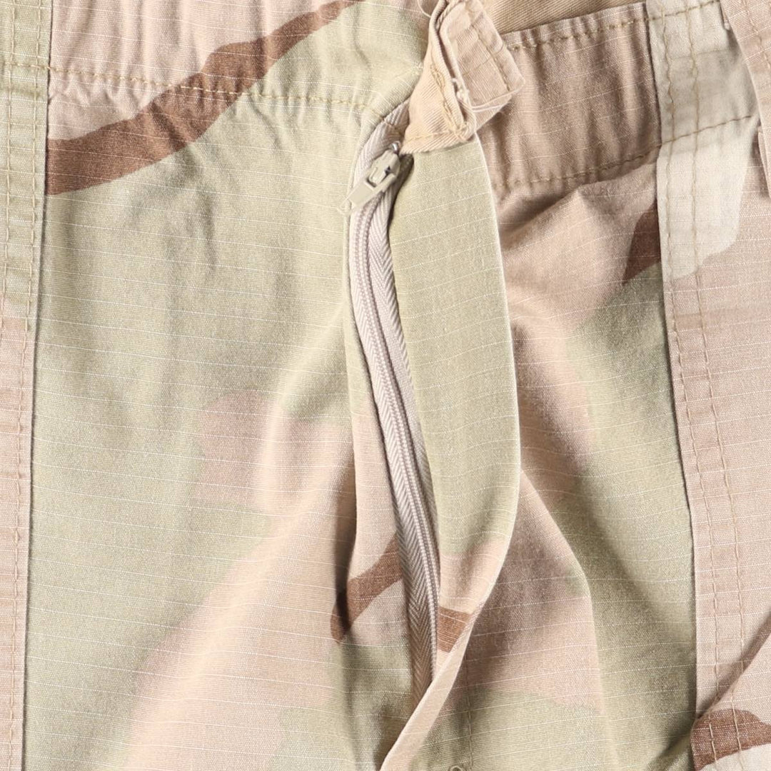 Oversized civilian camouflage pattern 3C desert camo military cargo and combat pants, made in the USA, men's size W41 equivalent cotton Beige type Vintage Second Hand