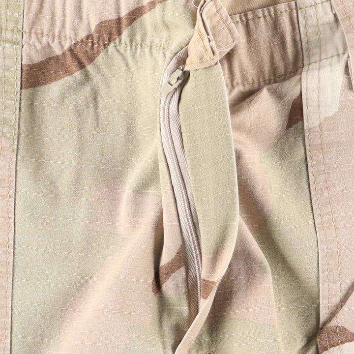 Oversized civilian camouflage pattern 3C desert camo military cargo and combat pants, made in the USA, men's size W41 equivalent cotton Beige type Vintage Second Hand