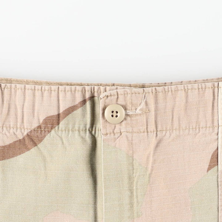 Oversized civilian camouflage pattern 3C desert camo military cargo and combat pants, made in the USA, men's size W41 equivalent cotton Beige type Vintage Second Hand