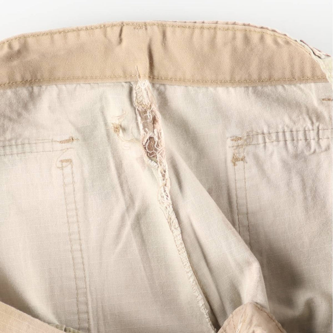Oversized civilian camouflage pattern 3C desert camo military cargo and combat pants, made in the USA, men's size W41 equivalent cotton Beige type Vintage Second Hand