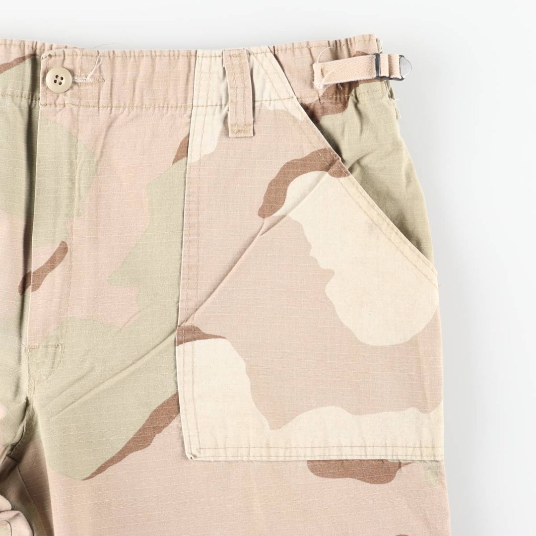 Oversized civilian camouflage pattern 3C desert camo military cargo and combat pants, made in the USA, men's size W41 equivalent cotton Beige type Vintage Second Hand