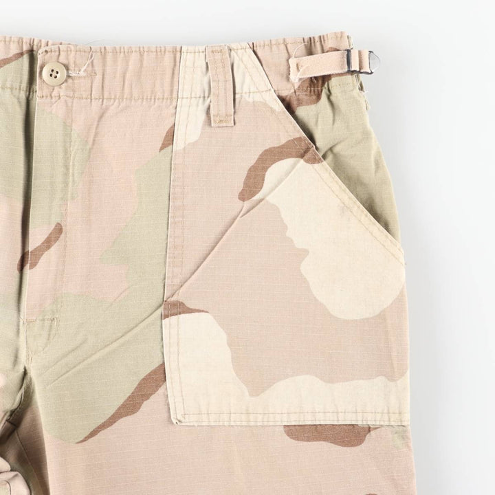 Oversized civilian camouflage pattern 3C desert camo military cargo and combat pants, made in the USA, men's size W41 equivalent cotton Beige type Vintage Second Hand