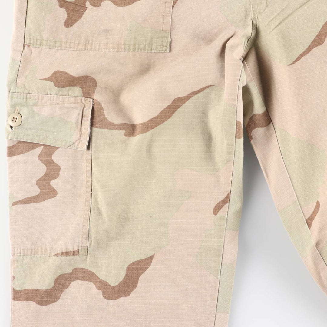 Oversized civilian camouflage pattern 3C desert camo military cargo and combat pants, made in the USA, men's size W41 equivalent cotton Beige type Vintage Second Hand