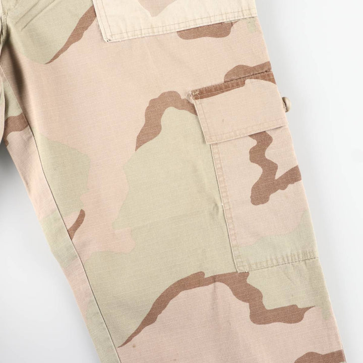 Oversized civilian camouflage pattern 3C desert camo military cargo and combat pants, made in the USA, men's size W41 equivalent cotton Beige type Vintage Second Hand