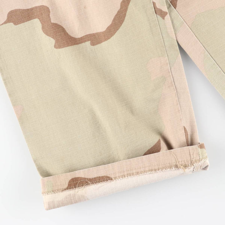 Oversized civilian camouflage pattern 3C desert camo military cargo and combat pants, made in the USA, men's size W41 equivalent cotton Beige type Vintage Second Hand