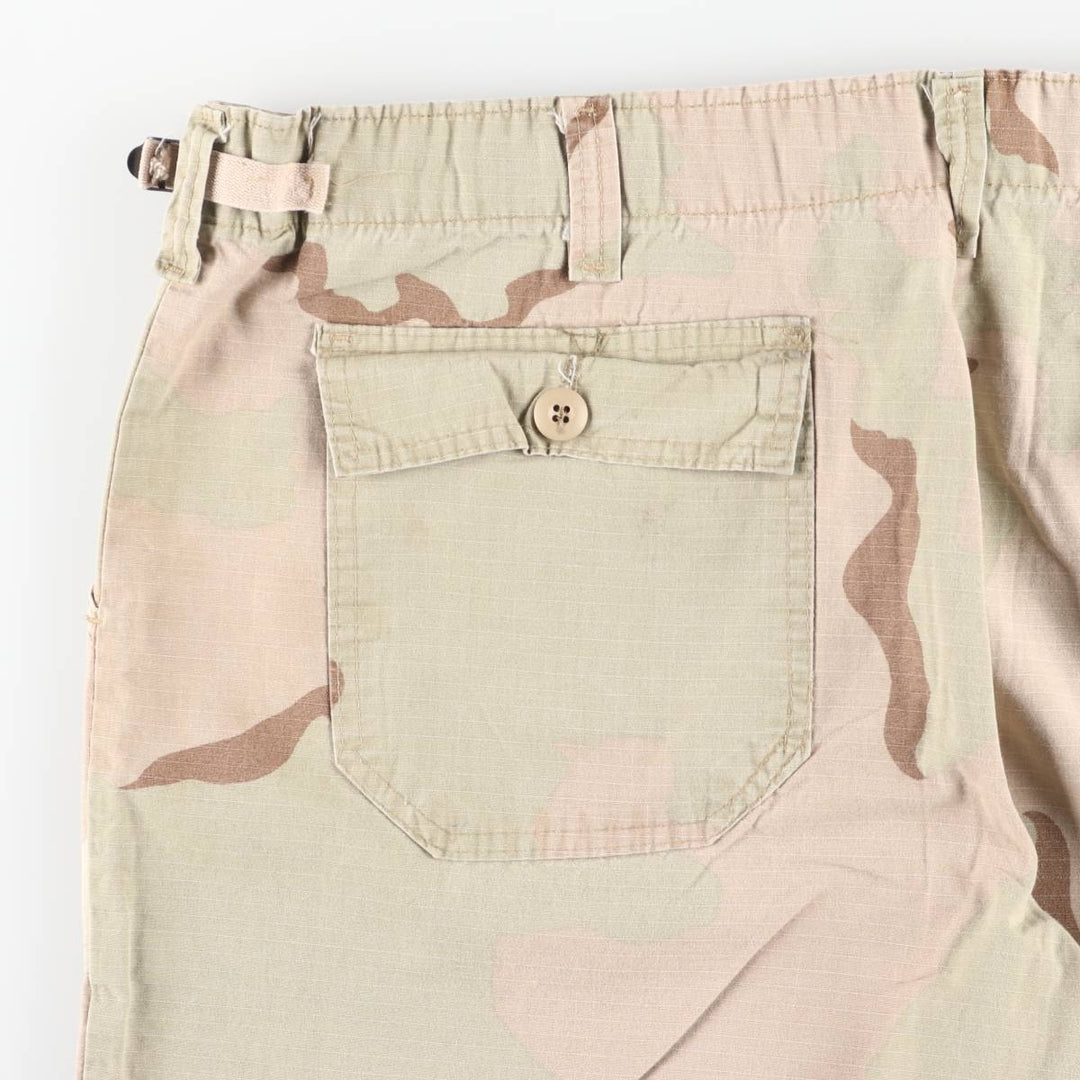 Oversized civilian camouflage pattern 3C desert camo military cargo and combat pants, made in the USA, men's size W41 equivalent cotton Beige type Vintage Second Hand