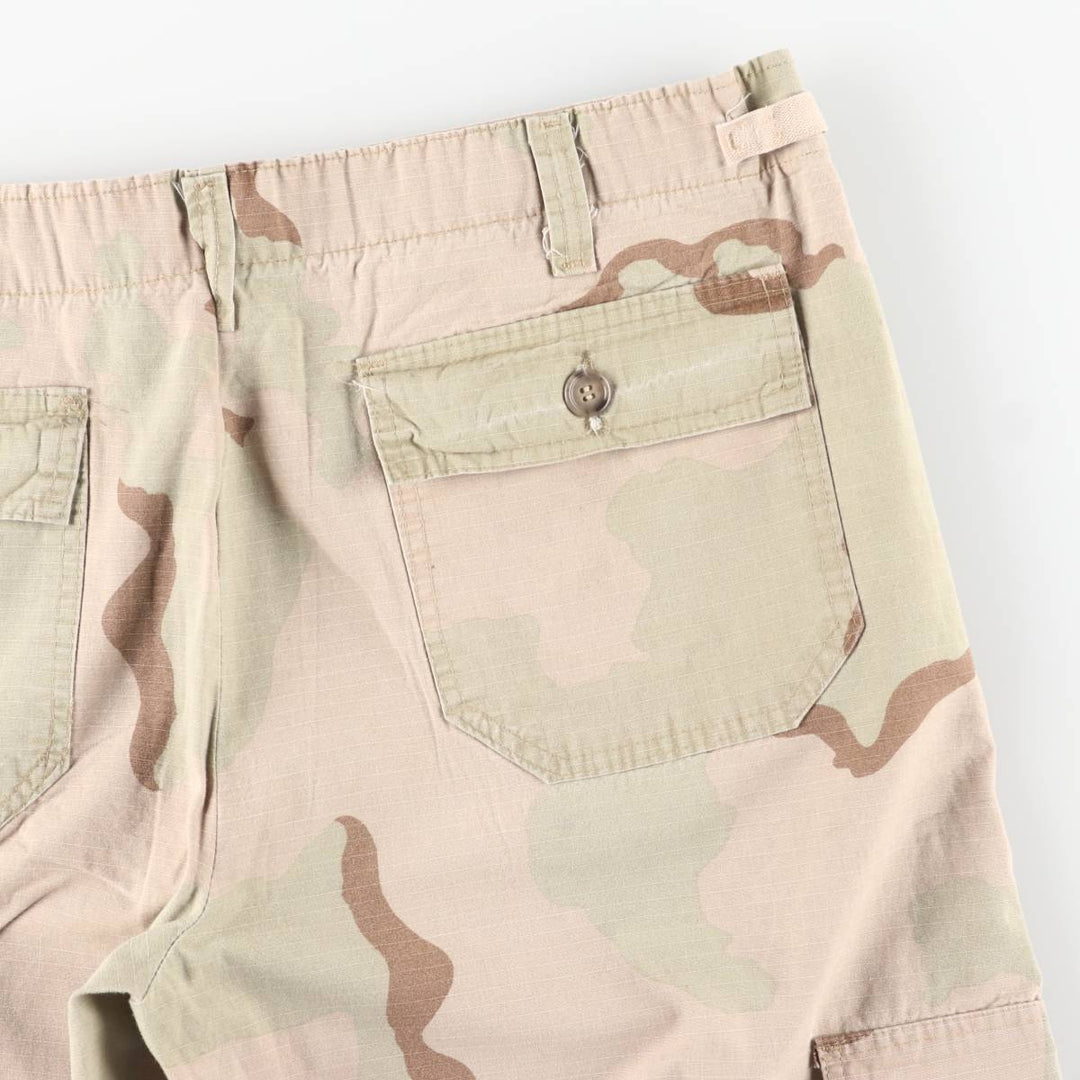 Oversized civilian camouflage pattern 3C desert camo military cargo and combat pants, made in the USA, men's size W41 equivalent cotton Beige type Vintage Second Hand