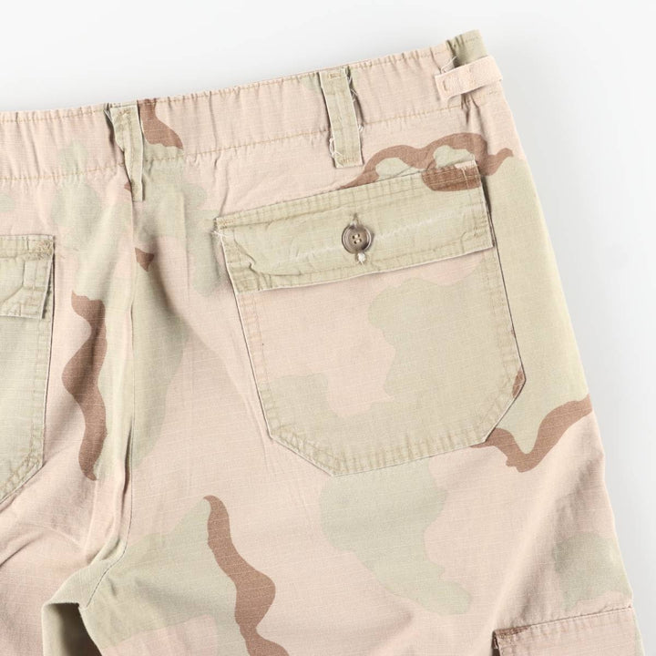 Oversized civilian camouflage pattern 3C desert camo military cargo and combat pants, made in the USA, men's size W41 equivalent cotton Beige type Vintage Second Hand