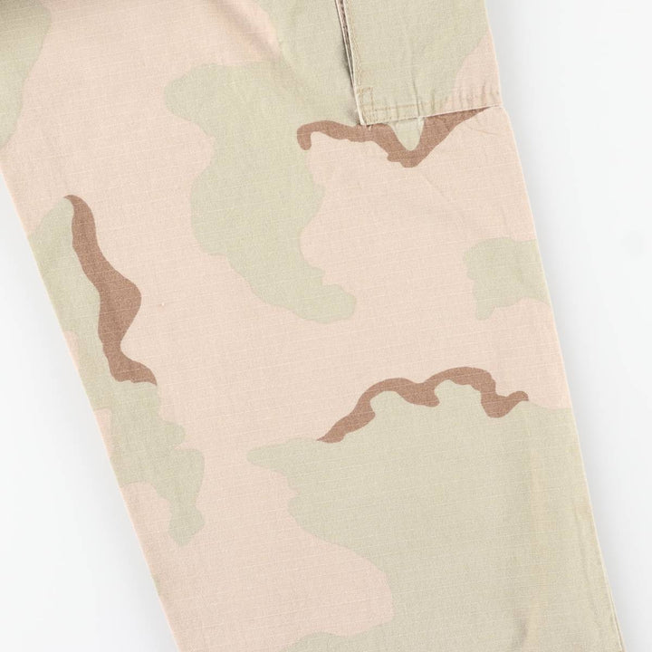 Oversized civilian camouflage pattern 3C desert camo military cargo and combat pants, made in the USA, men's size W41 equivalent cotton Beige type Vintage Second Hand