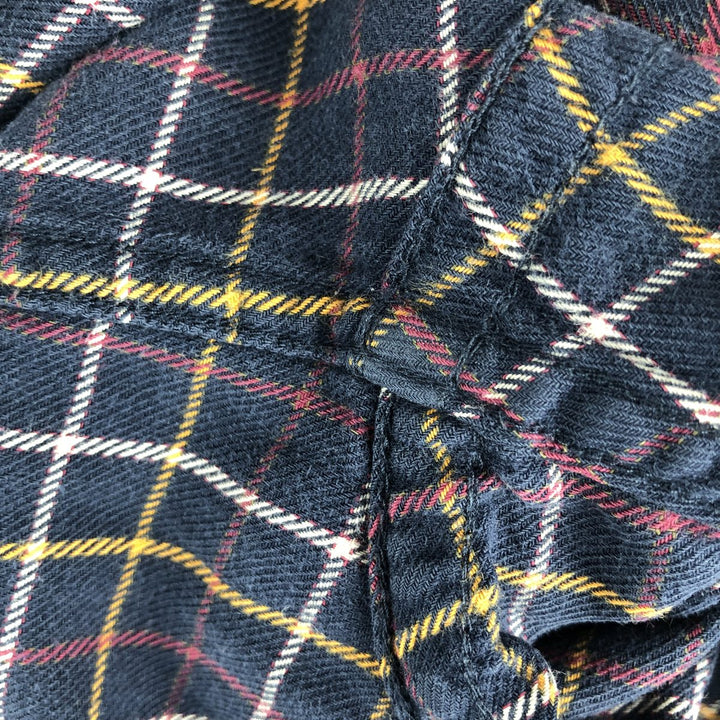 Brooks Brothers 346 Long Sleeve Button-Down Light Flannel Check Shirt, Men's Size Medium cotton navy blue type Vintage Second Hand