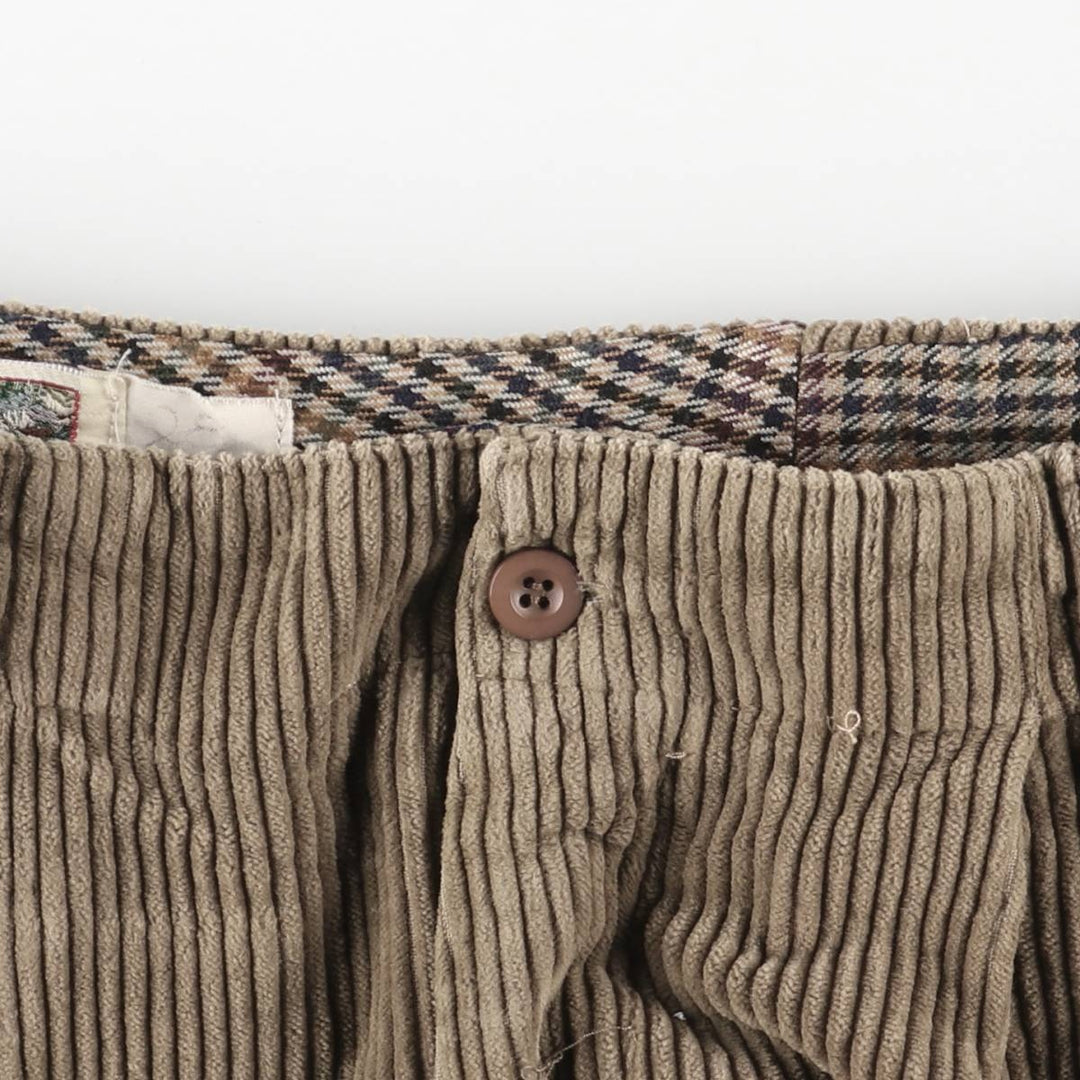 Vintage 1980'S AMERICA wide-wale, two-pleat corduroy pants, made in Canada, men's size W30. cotton brown type Vintage Second Hand
