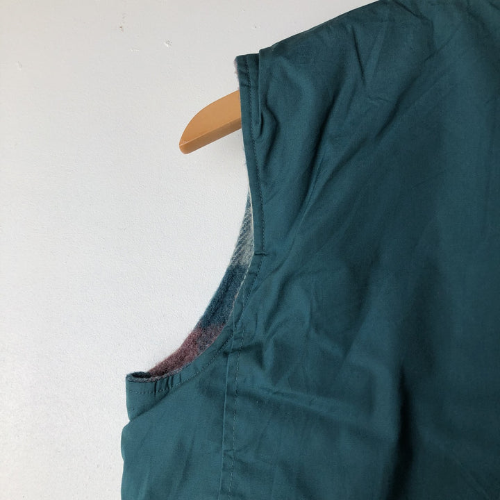 1970'S WOOLRICH shawl collar reversible padded vest, made in the USA, women's size L polyester green type Vintage Second Hand