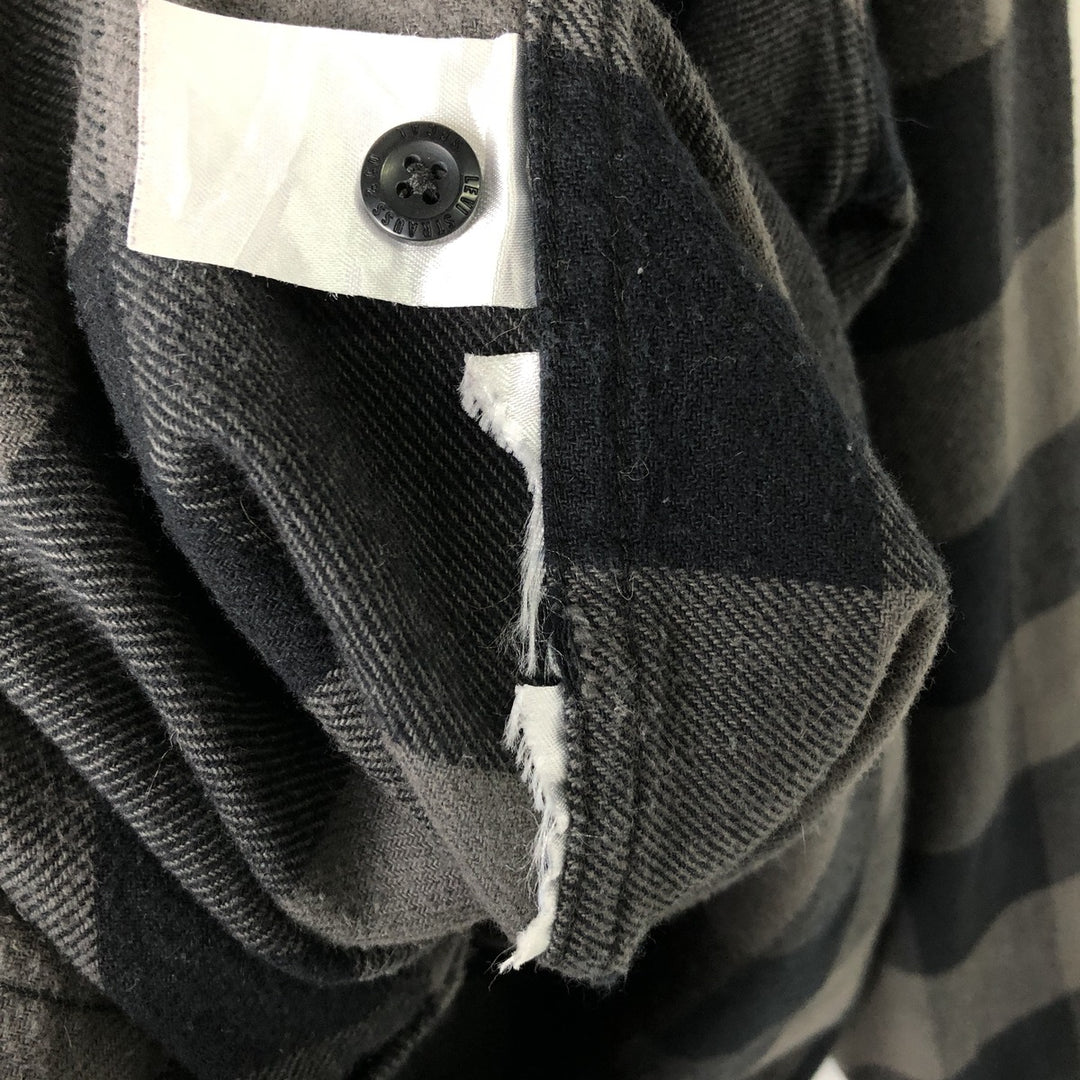 Levi's Buffalo Check Long Sleeve Light Flannel Check Shirt, Men's Size Medium unclear gray type Vintage Second Hand