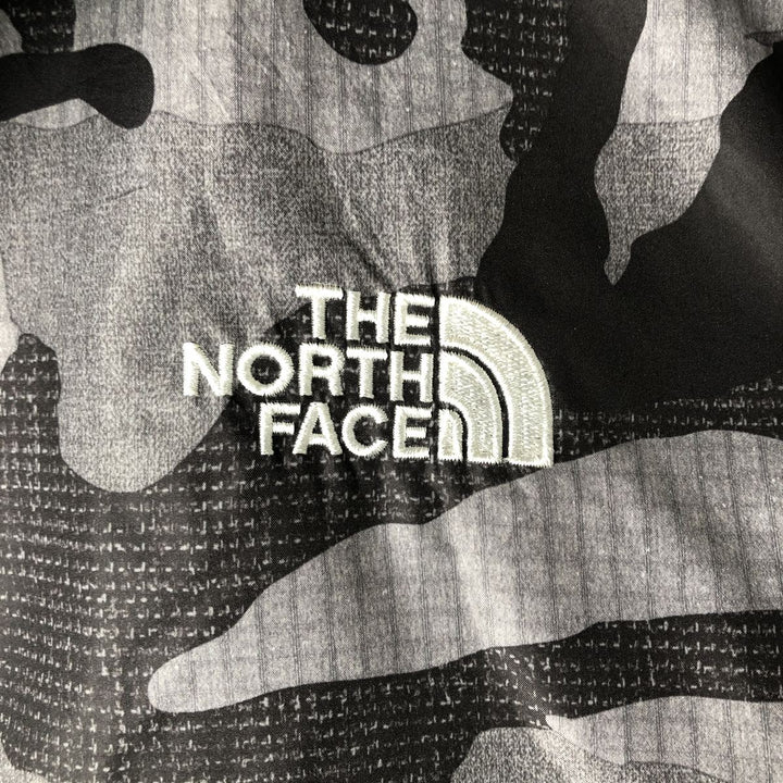 The North Face Camouflage Pattern Fleece Reversible Puffer Jacket (Men's Size L) polyester gray type Vintage Second Hand