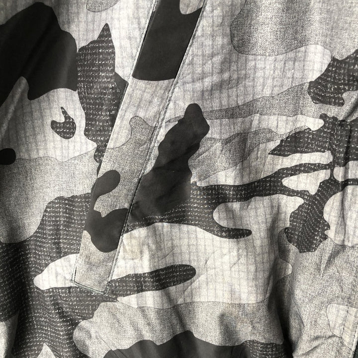 The North Face Camouflage Pattern Fleece Reversible Puffer Jacket (Men's Size L) polyester gray type Vintage Second Hand