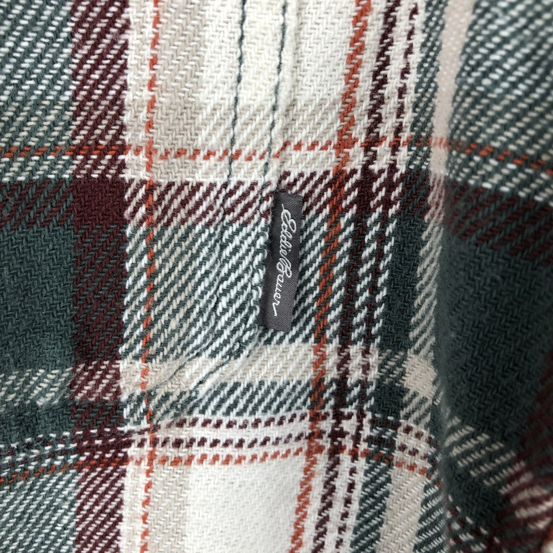 Eddie Bauer Classic Fit Check Pattern Long Sleeve Light Flannel Shirt, Men's Size Small cotton green type Vintage Second Hand