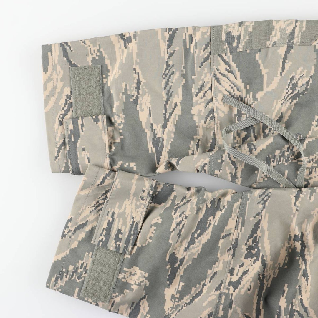 Authentic US military camouflage pattern ACU digital camo military Gore-Tex parka, made in the USA, large and long, equivalent to a men's size L Nylon Khaki type Vintage Second Hand