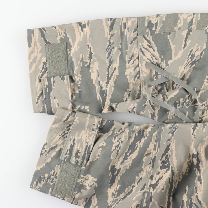 Authentic US military camouflage pattern ACU digital camo military Gore-Tex parka, made in the USA, large and long, equivalent to a men's size L Nylon Khaki type Vintage Second Hand