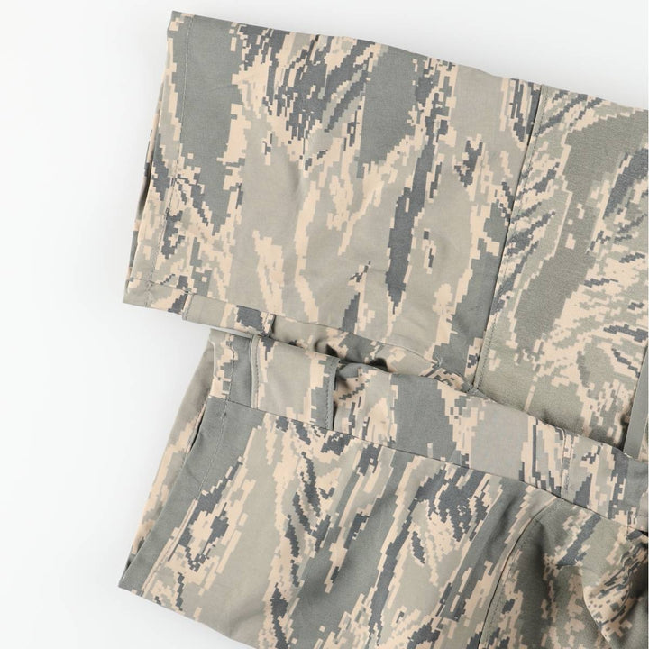 Authentic US military camouflage pattern ACU digital camo military Gore-Tex parka, made in the USA, large and long, equivalent to a men's size L Nylon Khaki type Vintage Second Hand