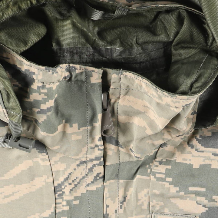 Authentic US military camouflage pattern ACU digital camo military Gore-Tex parka, made in the USA, medium long, equivalent to a men's size M. Nylon Khaki type Vintage Second Hand