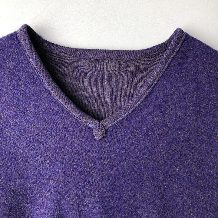 1960s-1970'S Champion DORAN V-neck University of Wisconsin acrylic knit sweater, women's size S equivalent, vintage. acrylic purple type Vintage Second Hand