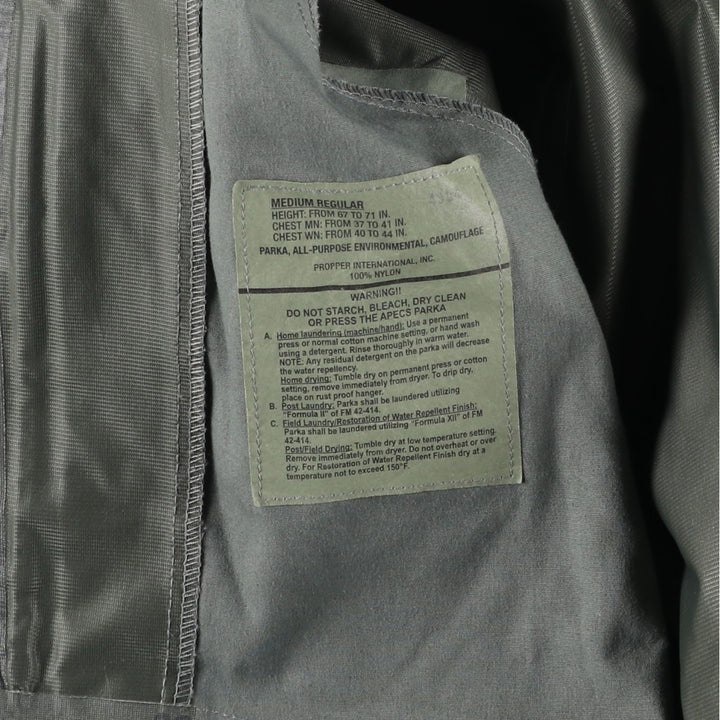 ACU Digital Camo Military Gore-Tex Parka, Made in USA, Medium Regular, Men's Size M Nylon Khaki type Vintage Second Hand