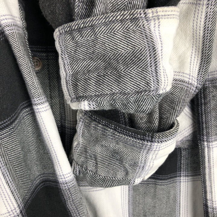 90s-00'S St. John's Bay Long-Sleeve Button-Down Flannel Check Shirt, Men's Size M (Equivalent), Vintage cotton pale white type Vintage Second Hand