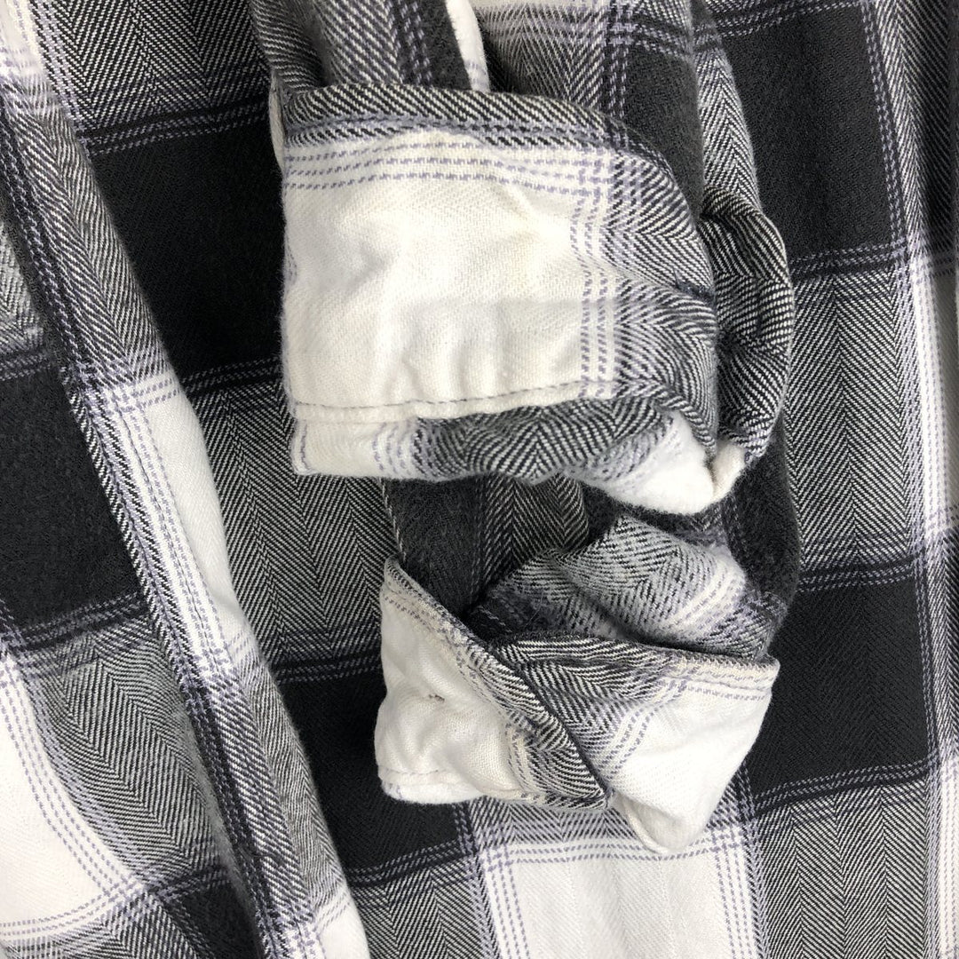 90s-00'S St. John's Bay Long-Sleeve Button-Down Flannel Check Shirt, Men's Size M (Equivalent), Vintage cotton pale white type Vintage Second Hand