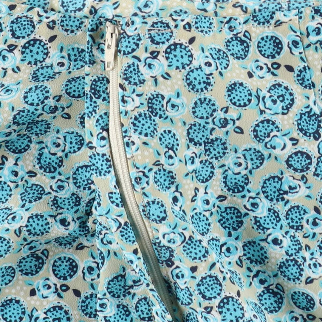 Accomplice Floral Print A-line Mini Skirt, Made in USA, Women's Size L (approx.) polyester Blue type light blue Vintage Second Hand