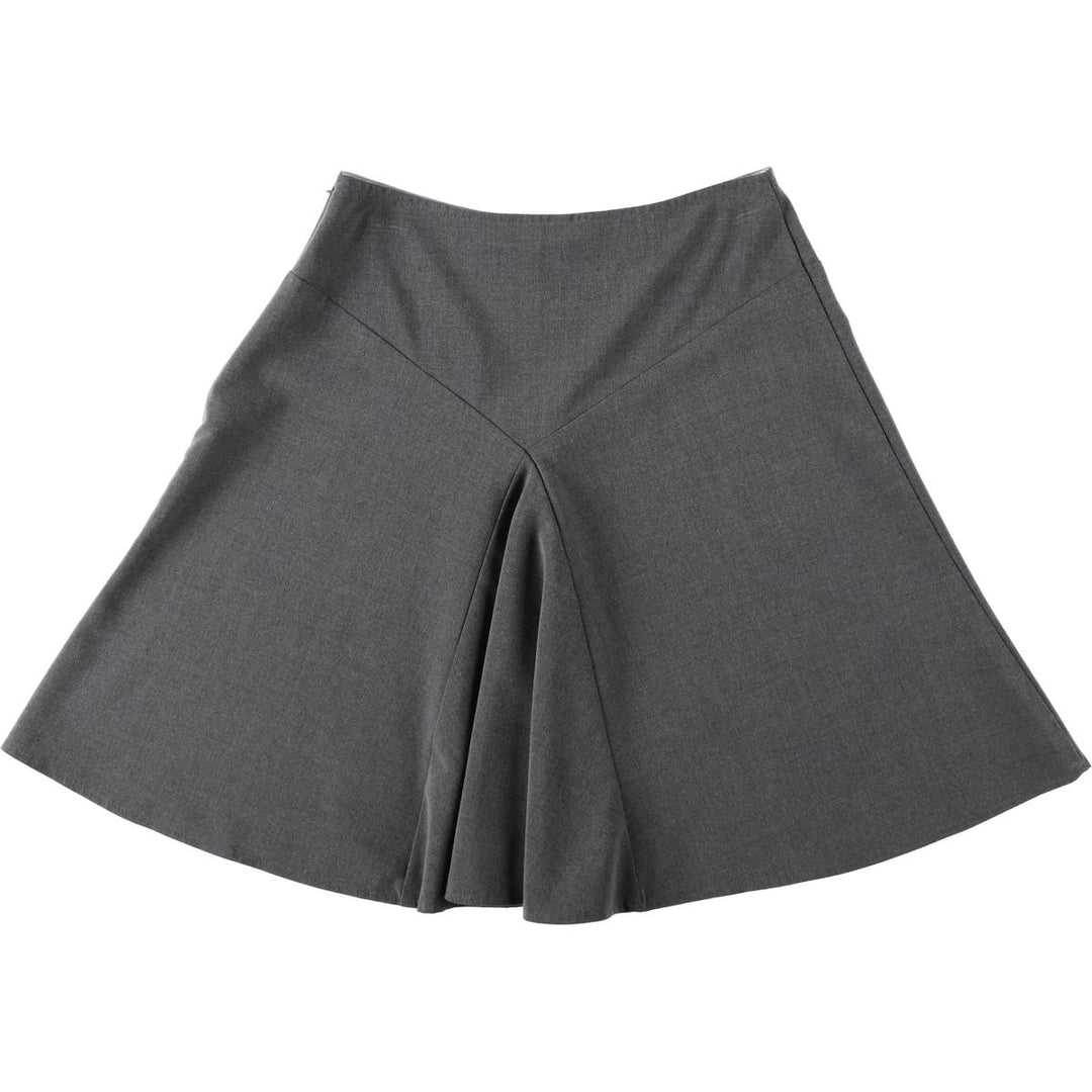 No app necessary. Half-length flared skirt, made in the USA, women's size S equivalent. polyester gray type Vintage Second Hand