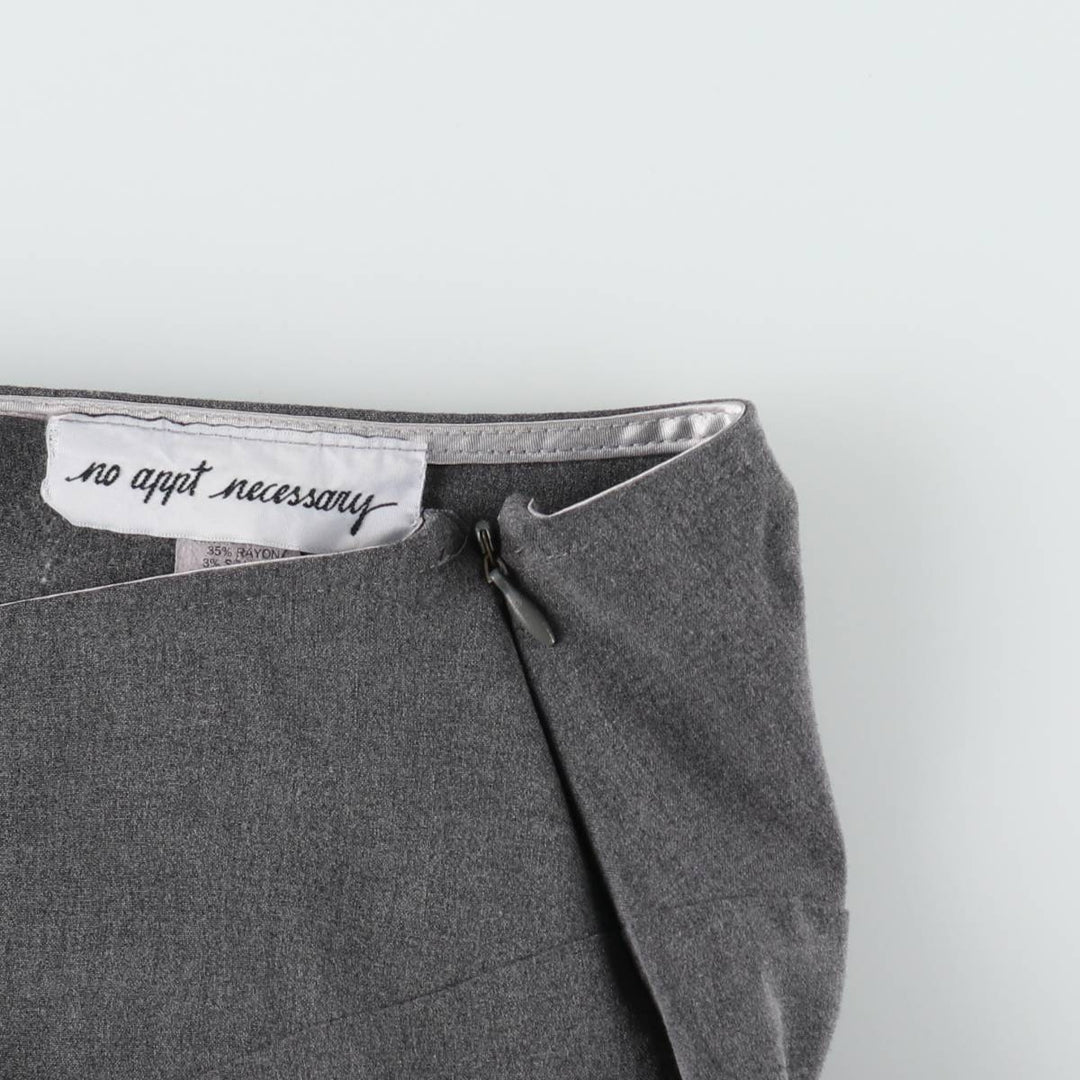 No app necessary. Half-length flared skirt, made in the USA, women's size S equivalent. polyester gray type Vintage Second Hand