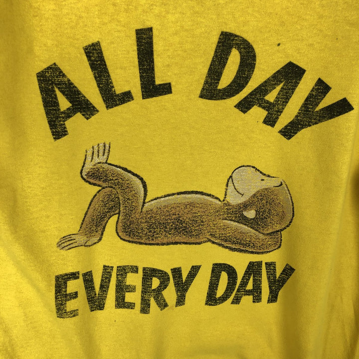 Curious George character print T-shirt (Men's size M) cotton yellow type Vintage Second Hand