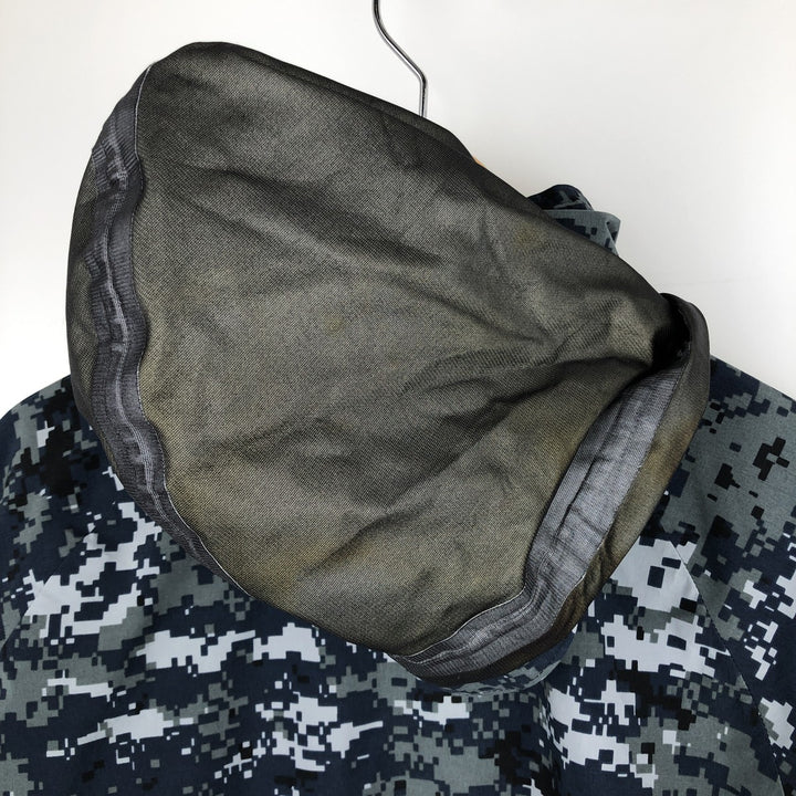 PARKA WORKING US NAVY Camouflage Pattern NWU Digital Camo Military Gore-Tex Parka Made in USA Men's Size M (Equivalent) Genuine US Military Issue Nylon navy blue type Vintage Second Hand