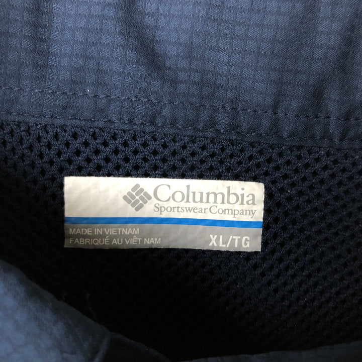 Columbia long-sleeved button-down fishing shirt, men's size XL polyester navy blue type Vintage Second Hand