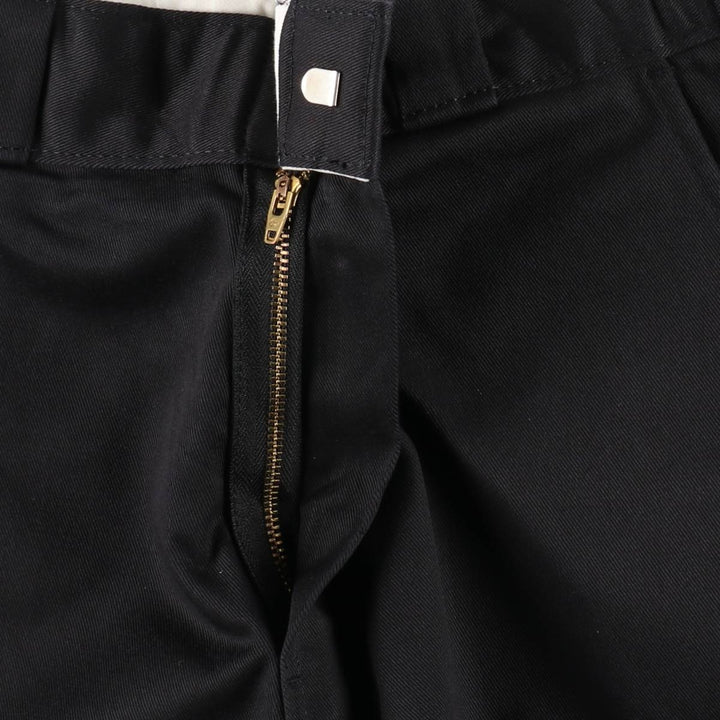 Dickies Loose Fit Cargo Shorts (Men's size W31 equivalent) polyester black type Vintage Second Hand
