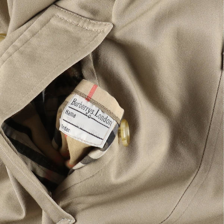 Burberry trench coat, made in England, size M polyester Beige type Vintage Second Hand
