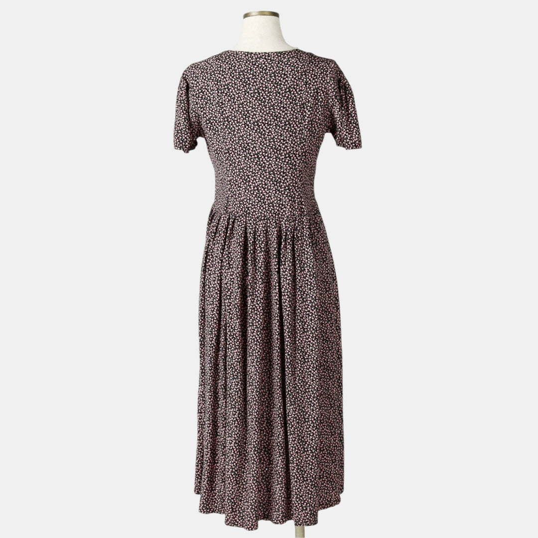 TRAMP all-over floral print midi-length short-sleeved flared dress (women's size S equivalent) Rayon black type Vintage Second Hand