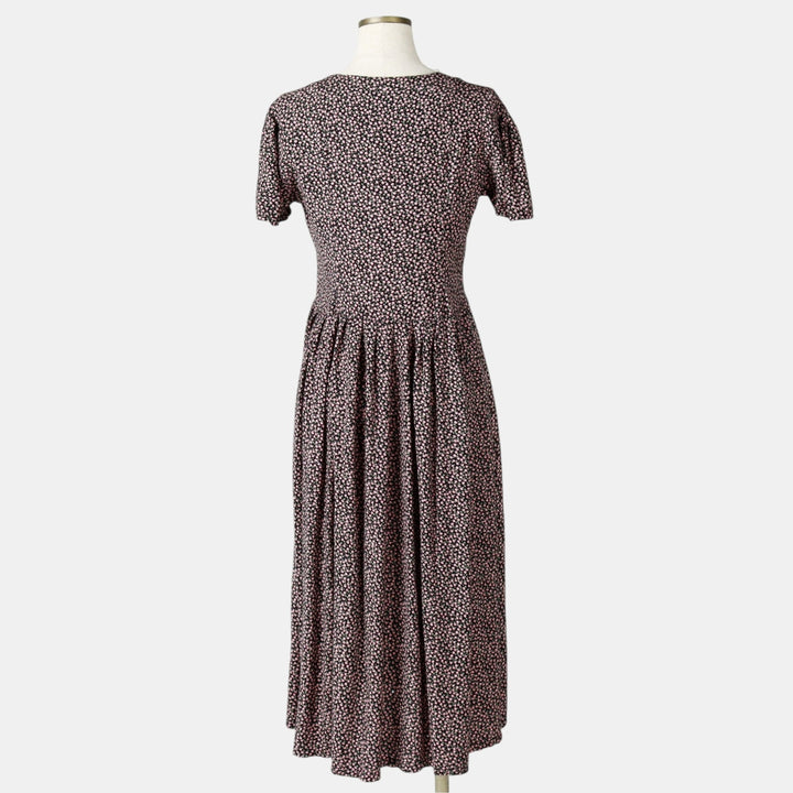 TRAMP all-over floral print midi-length short-sleeved flared dress (women's size S equivalent) Rayon black type Vintage Second Hand