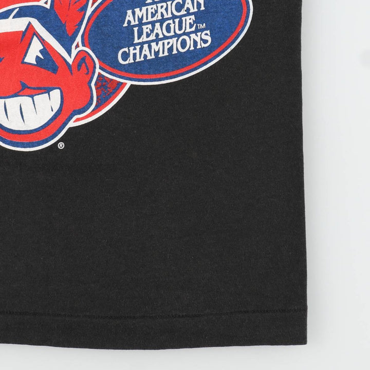 90'S Fruit of the Loom MLB Cleveland Indians sports print T-shirt, Made in USA, Men's size M cotton black type Vintage Second Hand