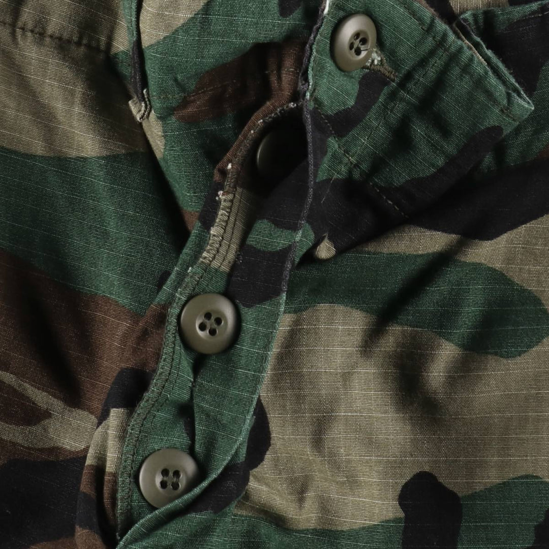 Civilian-made camouflage pattern woodland camo ripstop military cargo pants, made in the USA, men's size W32 equivalent. cotton Khaki type Vintage Second Hand